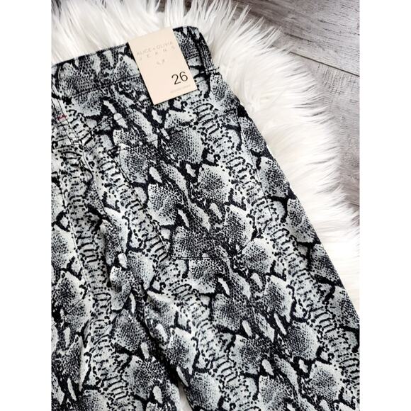 NWT ALICE & OLIVIA High Rise Skinny Jeans - 26 waist. - Picture 13 of 15